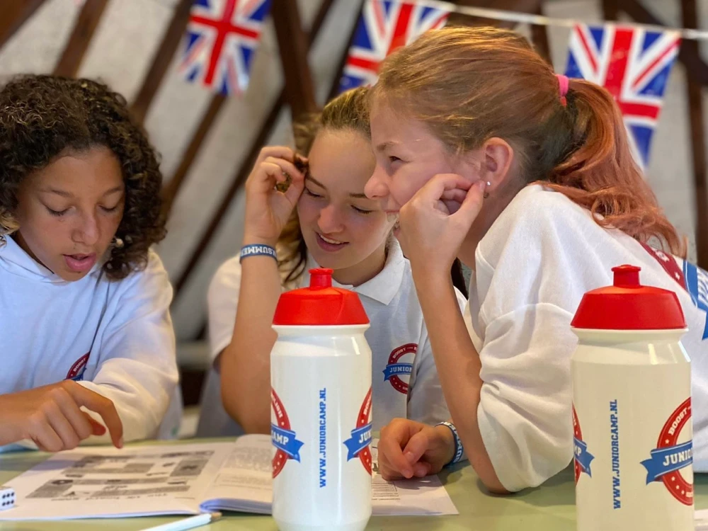 Engels leren op een leuke en leerzame manier tijdens een zomerkamp in Nederland. Engels leren was nog nooit zo leuk!